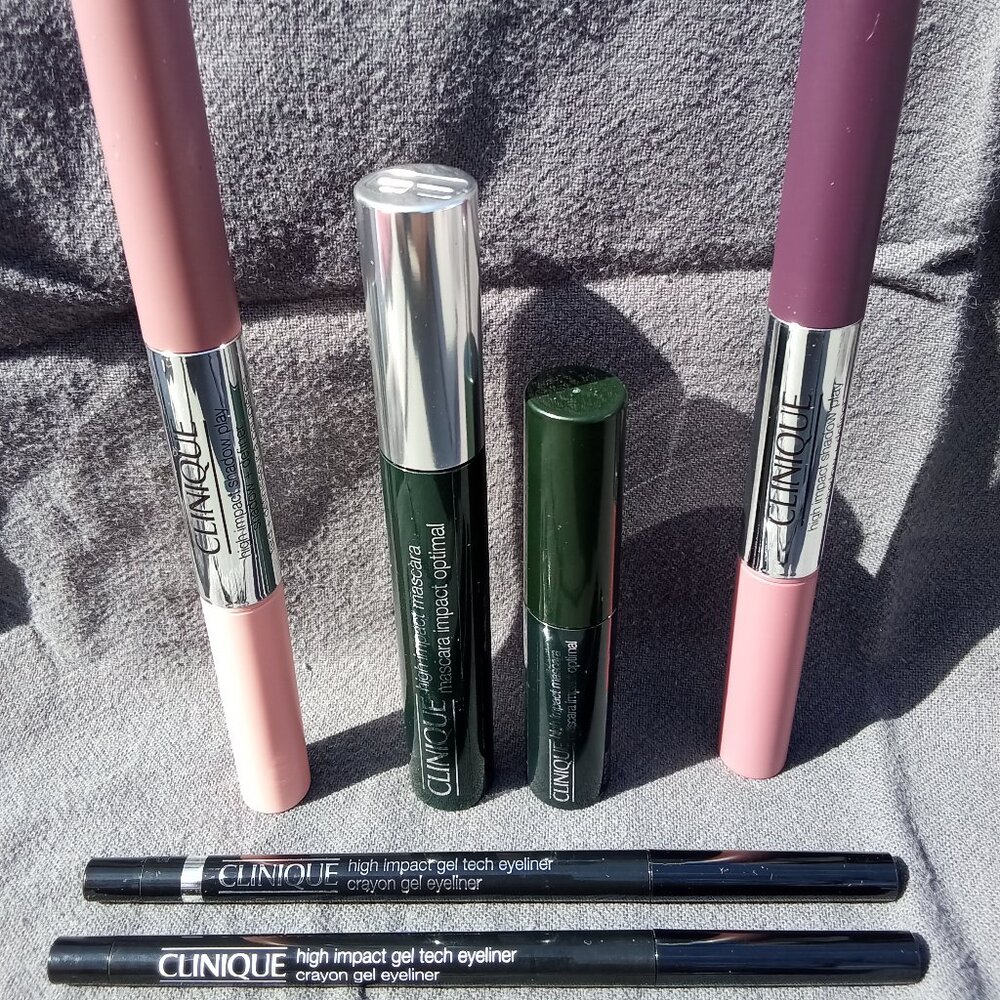 Clinique Eye Makeup Set with Cosmetic Bag